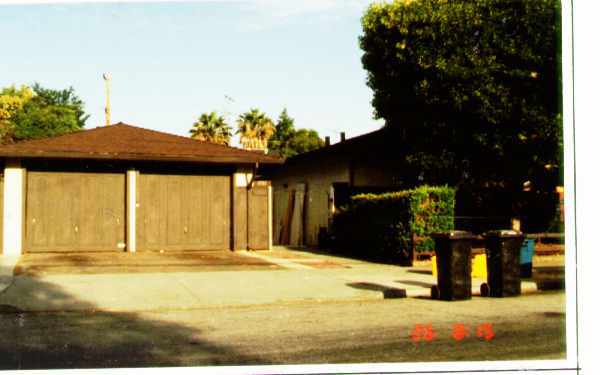 Foto del edificio - 1509-1511 Eden Ave