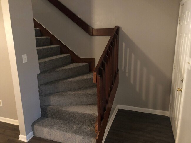 Foto del edificio - 2438 Ramblewood Ct