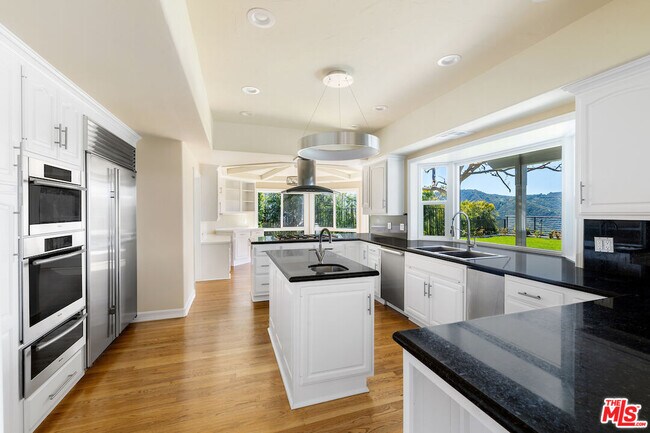 Building Photo - 1241 Piedra Morada Dr