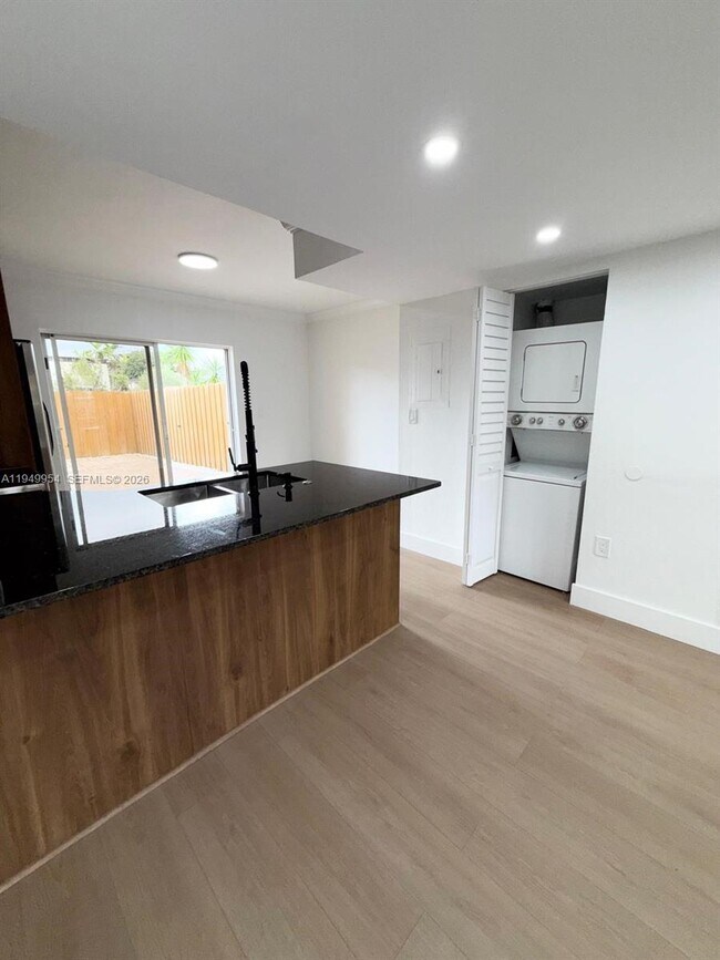 Foto del edificio - 8255 NW 6th Terrace