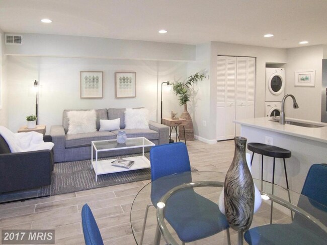 Building Photo - 911 Webster St NW