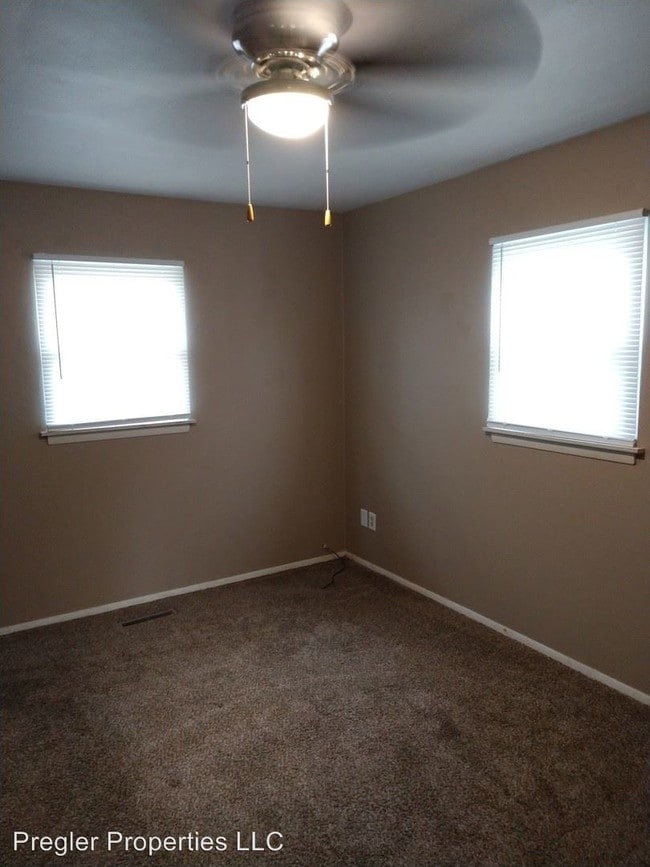 225 Miriam Dr Unit B, Waterloo, IA 50702 Condo for Rent in Waterloo