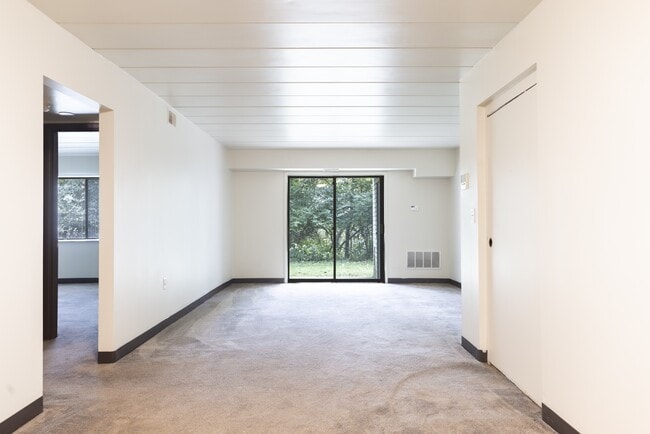 Building Photo - Highland Manor Apartments