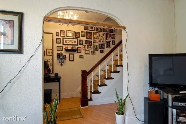 Building Photo - 3 br, 1 bath Apartment - 2342 W Altgeld