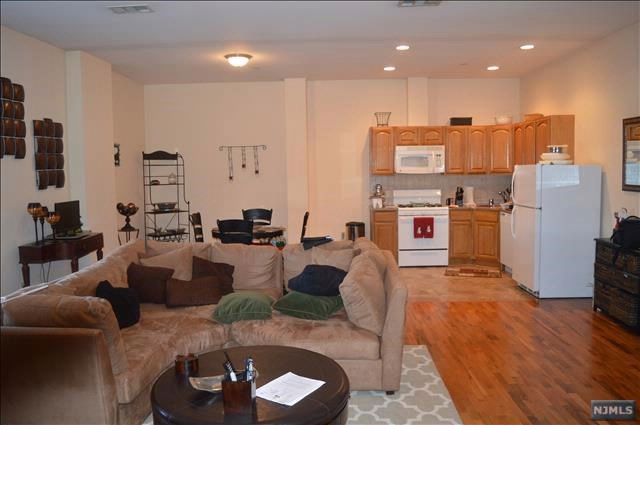 Primary Photo - 449 Kearny Ave