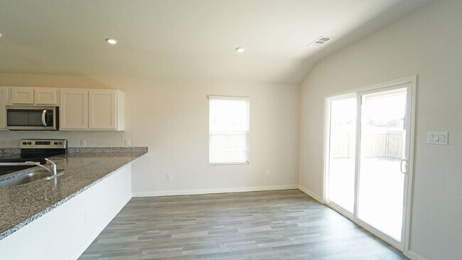Foto del edificio - FOR LEASE!  4 Bedrooms - 2 Baths - 2 Car Garage.