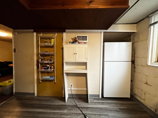 Foto del edificio - 614 1/2 N Gilbert St-