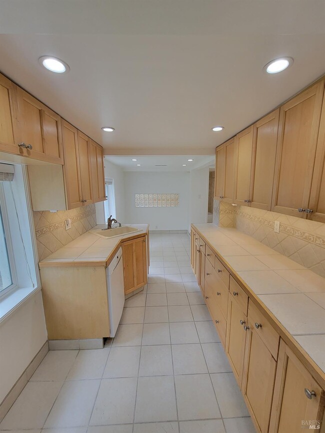 Building Photo - 346 Corte Madera Ave