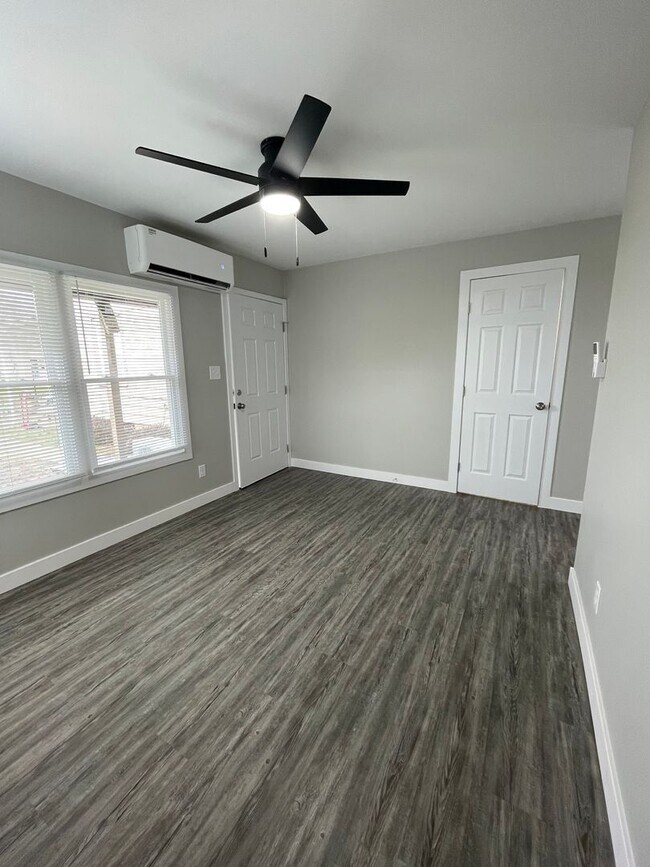 Building Photo - 2415 N 19th St