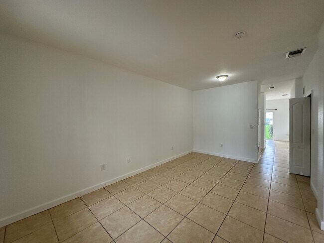 Foto del edificio - 2650 SE 16th Ter