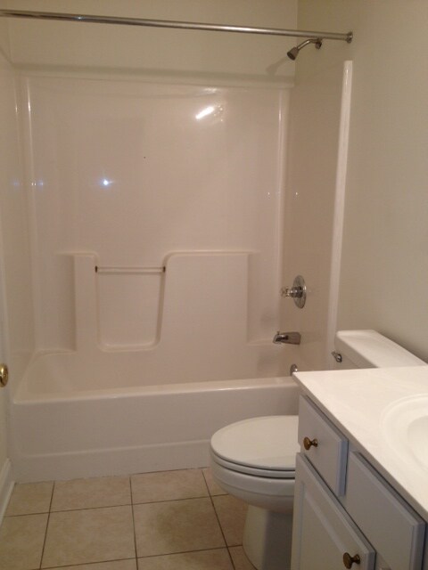 Foto del edificio - 1016 Hickory Dr