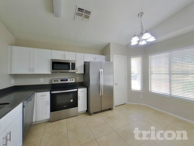 Foto del edificio - 79 E Lupine Pl