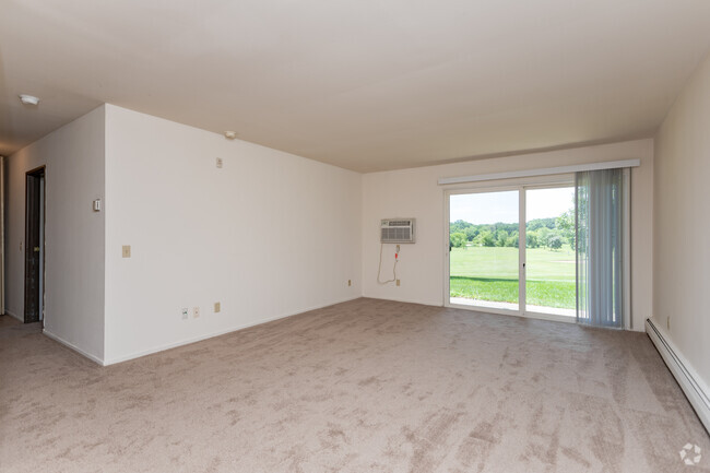 1HAB, 1BA - 750 ft² - The Fairways