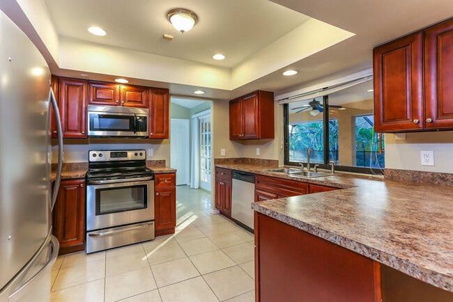 Building Photo - 1825 Lotus Ln