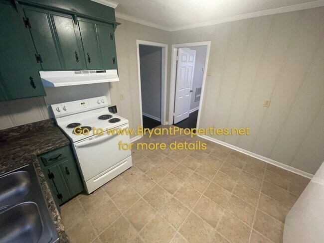 Building Photo - Nashville - 2 Bedroom 1- Bath Duplex