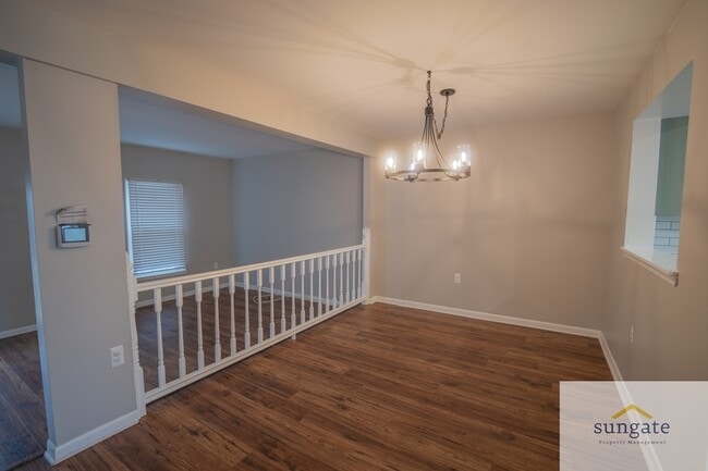 Building Photo - 21 Robin Ridge Ct