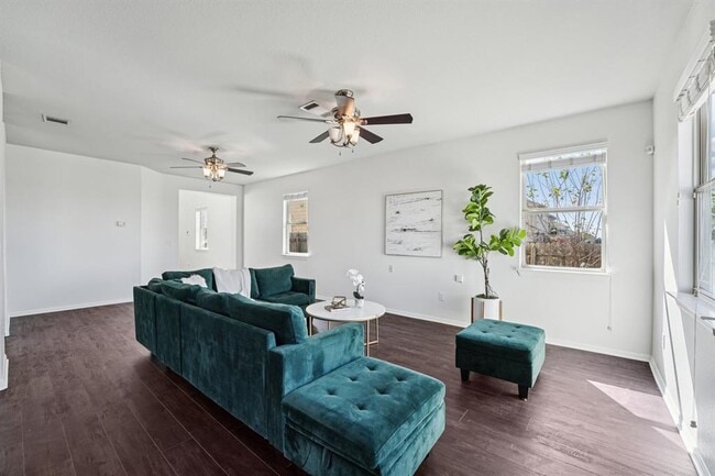 Building Photo - 288 Triumph Rd