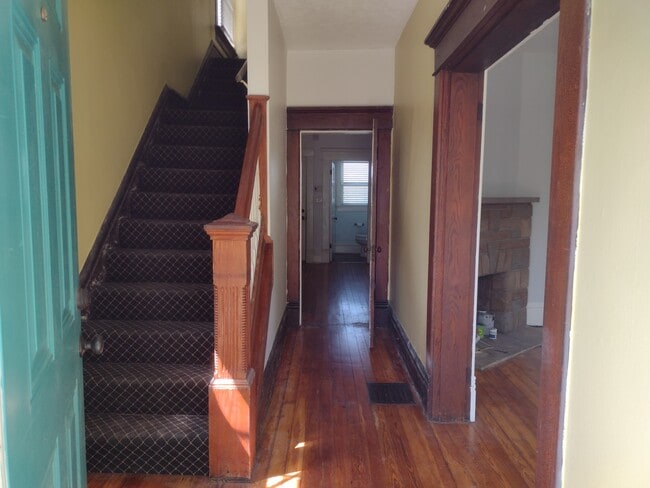 Building Photo - 1361 Hamlet St