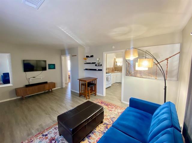 Foto del edificio - 5631 Arlington Park Dr