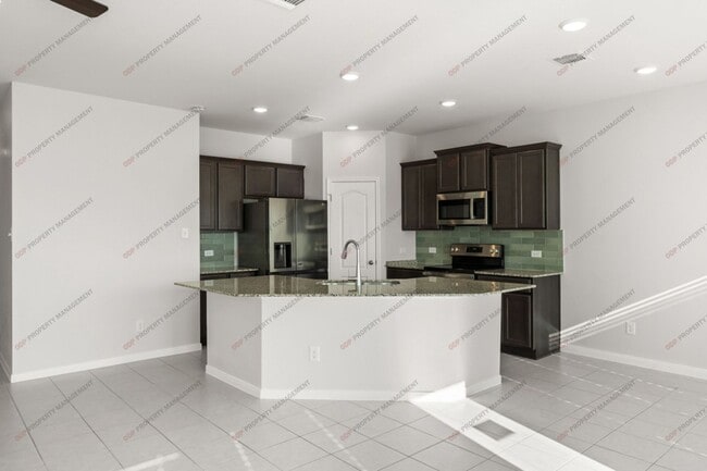 Building Photo - 725 Gingham Trl