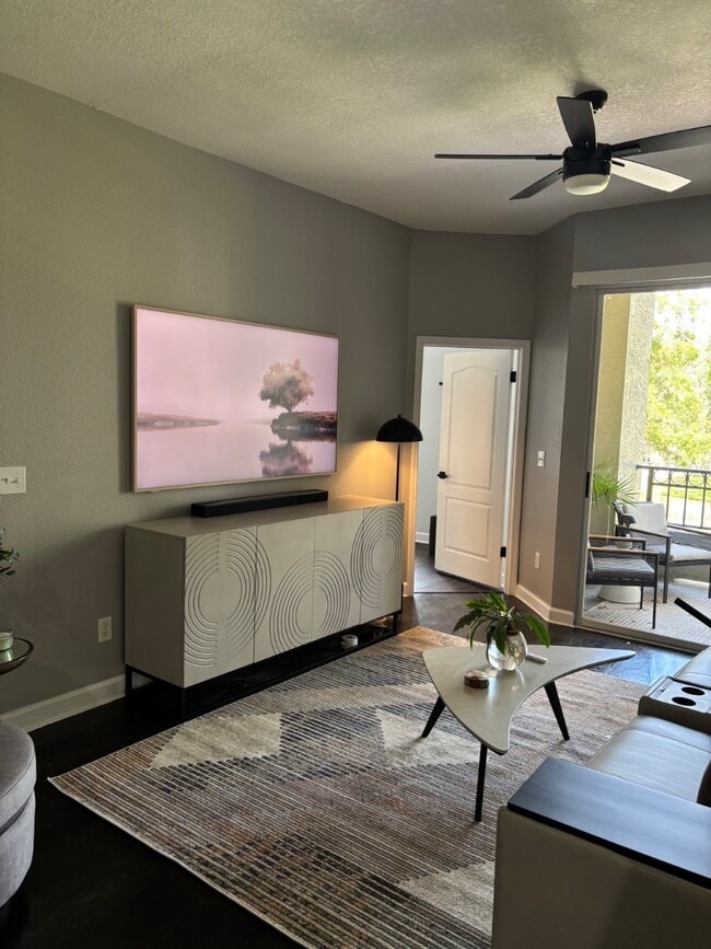 Building Photo - 708 Promenade Pl