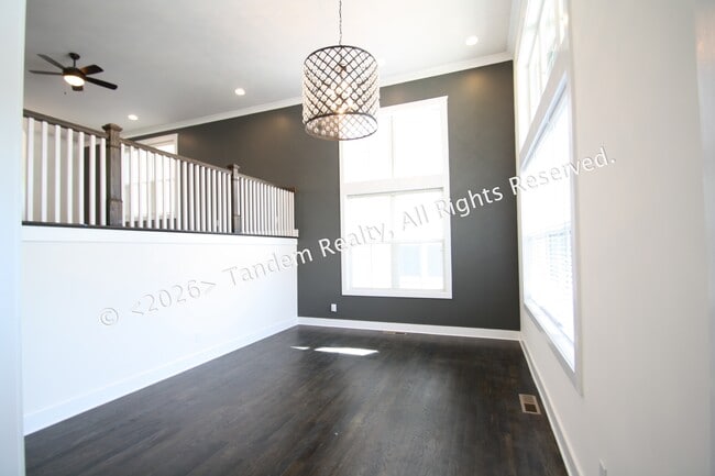 Building Photo - 526 Wedgewood Ave