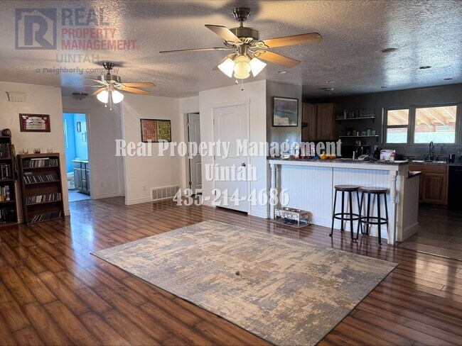 Foto del edificio - Beautiful and Cozy 3 Bedroom 2 and a Half Bath Home