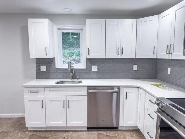 Foto del edificio - 453 Vineyard Ave