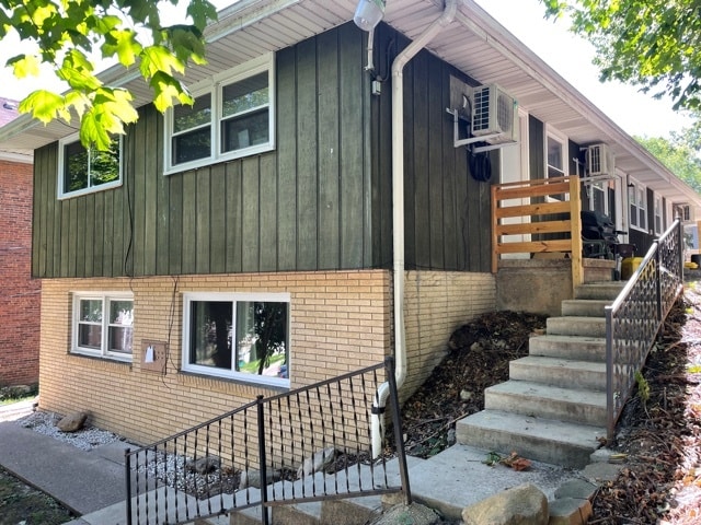 Building Photo - 770 University Ave