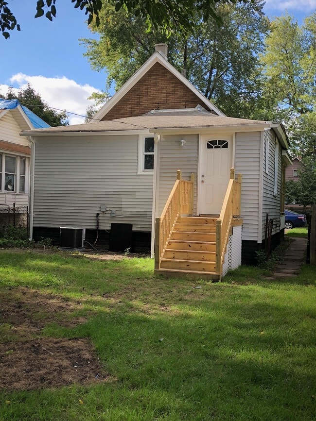 Building Photo - 47 E James St