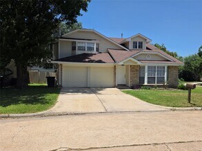 Building Photo - 12902 Skymeadow Dr
