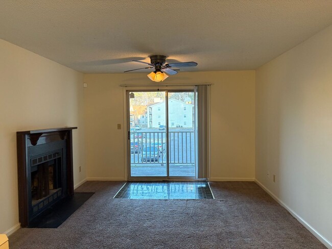 Foto del edificio - 541 Pineland Cir