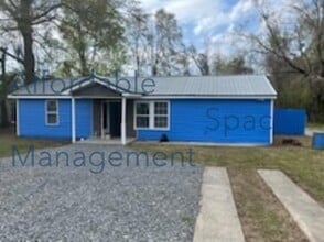 Building Photo - 4077 St Charles Pl