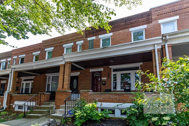 Building Photo - 3415 Ramona Ave