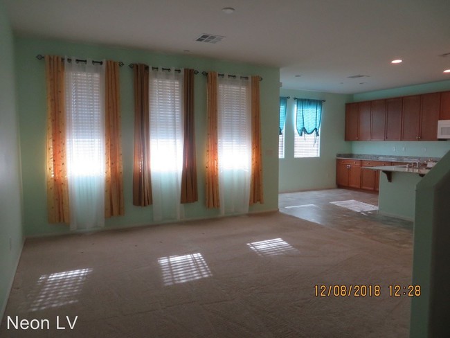 Foto del edificio - 10159 Ruggles Mansion Ave