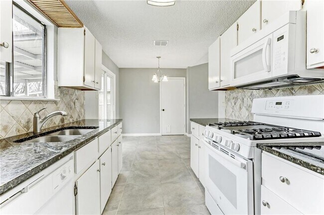 Building Photo - 1405 Tuffit Ln
