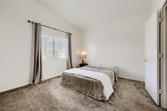 Building Photo - 8301 Boseck Dr