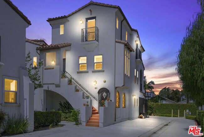 Foto del edificio - 7029 Passons Blvd