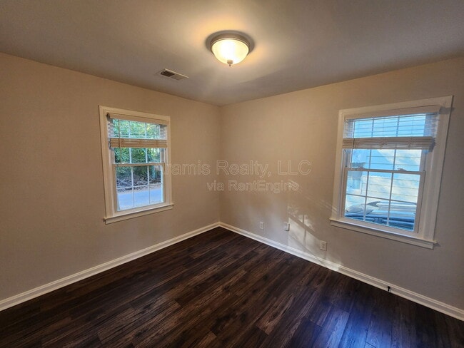 Foto del edificio - 2992 Palm Dr