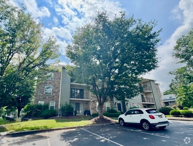 Building Photo - 705 Deer Run