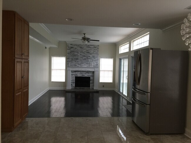 Foto del edificio - 12662 Woodside Falls Rd