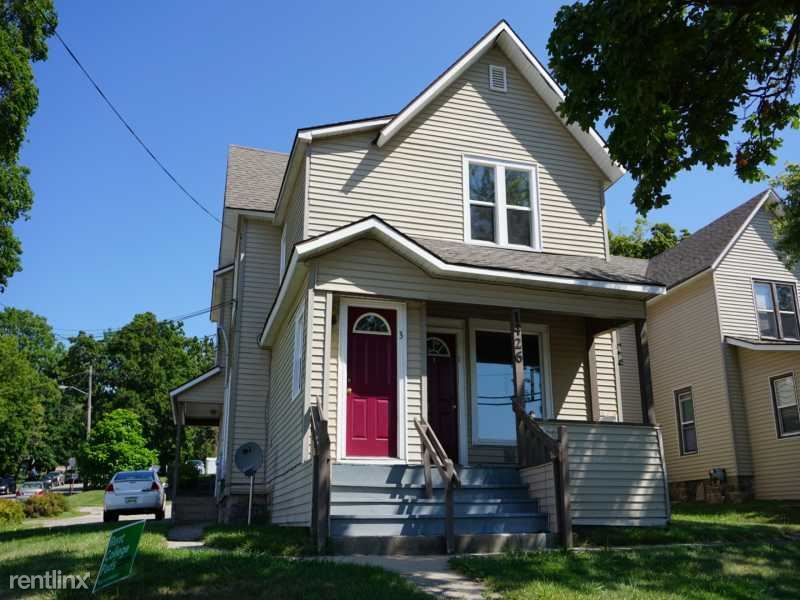 2 br, 1 bath Duplex 1426 W Michigan Ave Townhome Rentals in