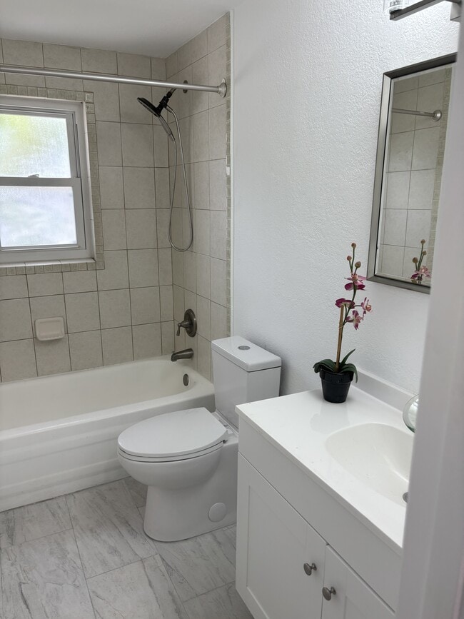 Building Photo - 11241 Temple Ct