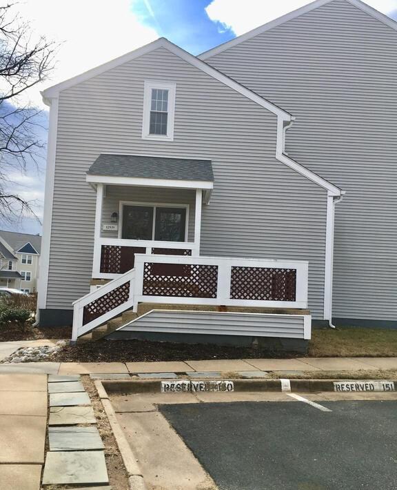 12939 Grays Pointe Rd Unit B, Fairfax, VA 22033 Condo for Rent in