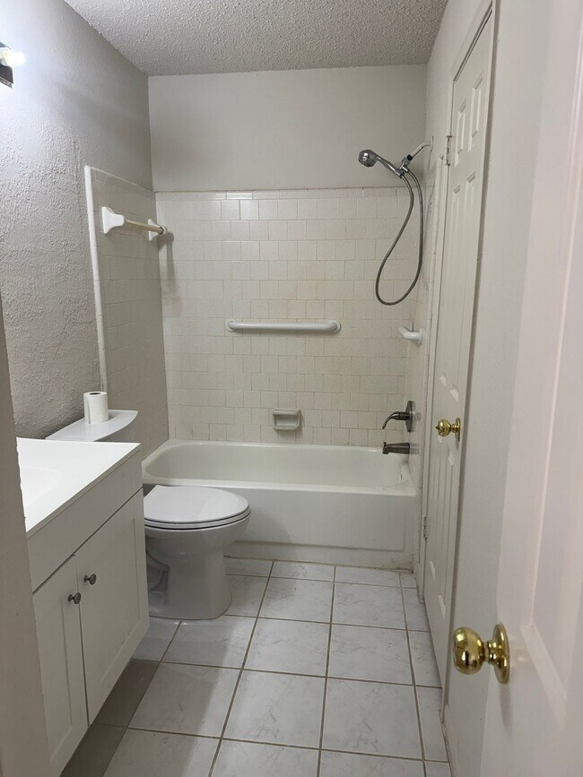 Foto del edificio - 3010 Mesquite Dr