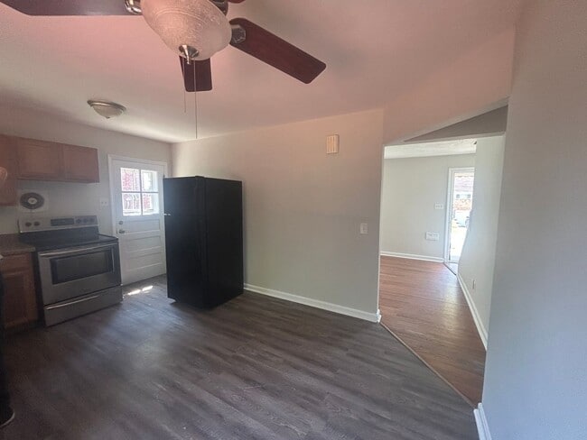 Foto del edificio - BRIDGETOWN- 3-4 BEDROOM 1 BATH BRICK CAPE ...