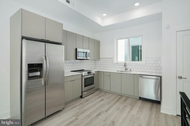 Building Photo - 1505 N Stillman St