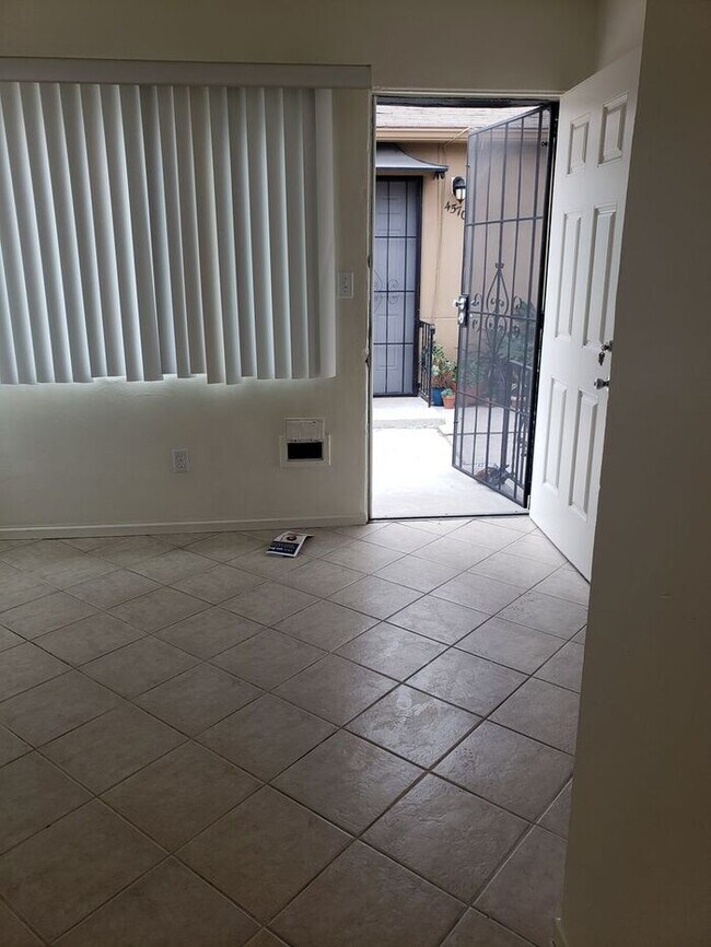 Foto del edificio - Charming 1bdr unit in heart of Normal Heights