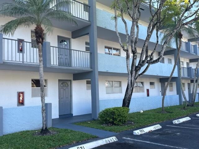 Foto principal - 8351 Sands Point Blvd