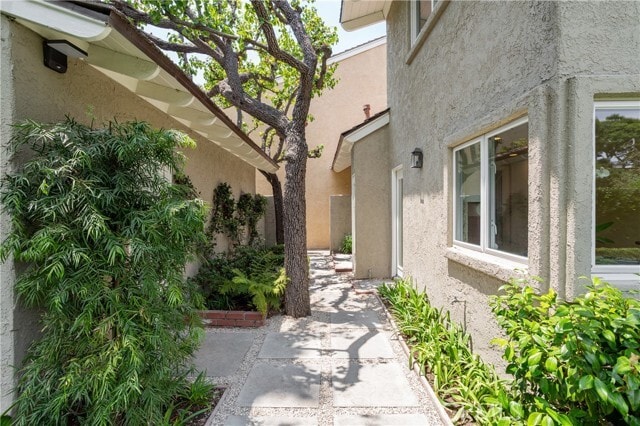 Building Photo - 520 Laver Way